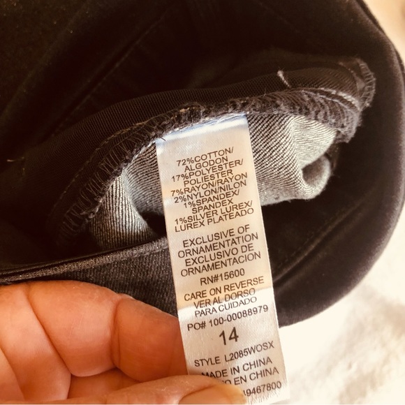 Wit &Wisdom distressed jeans - size 14w - Picture 5 of 5